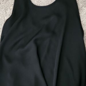 Lush sleeveless blouse- black